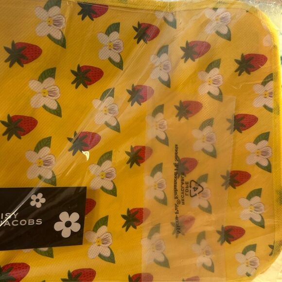 Marc Jacobs  daisy Yellow Tote with Strawberry and Floral Print - Picture 5 of 5